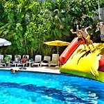 Hotel Sands